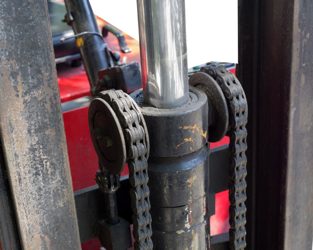 Manutenzione carrelli elevatori - Forche e catene